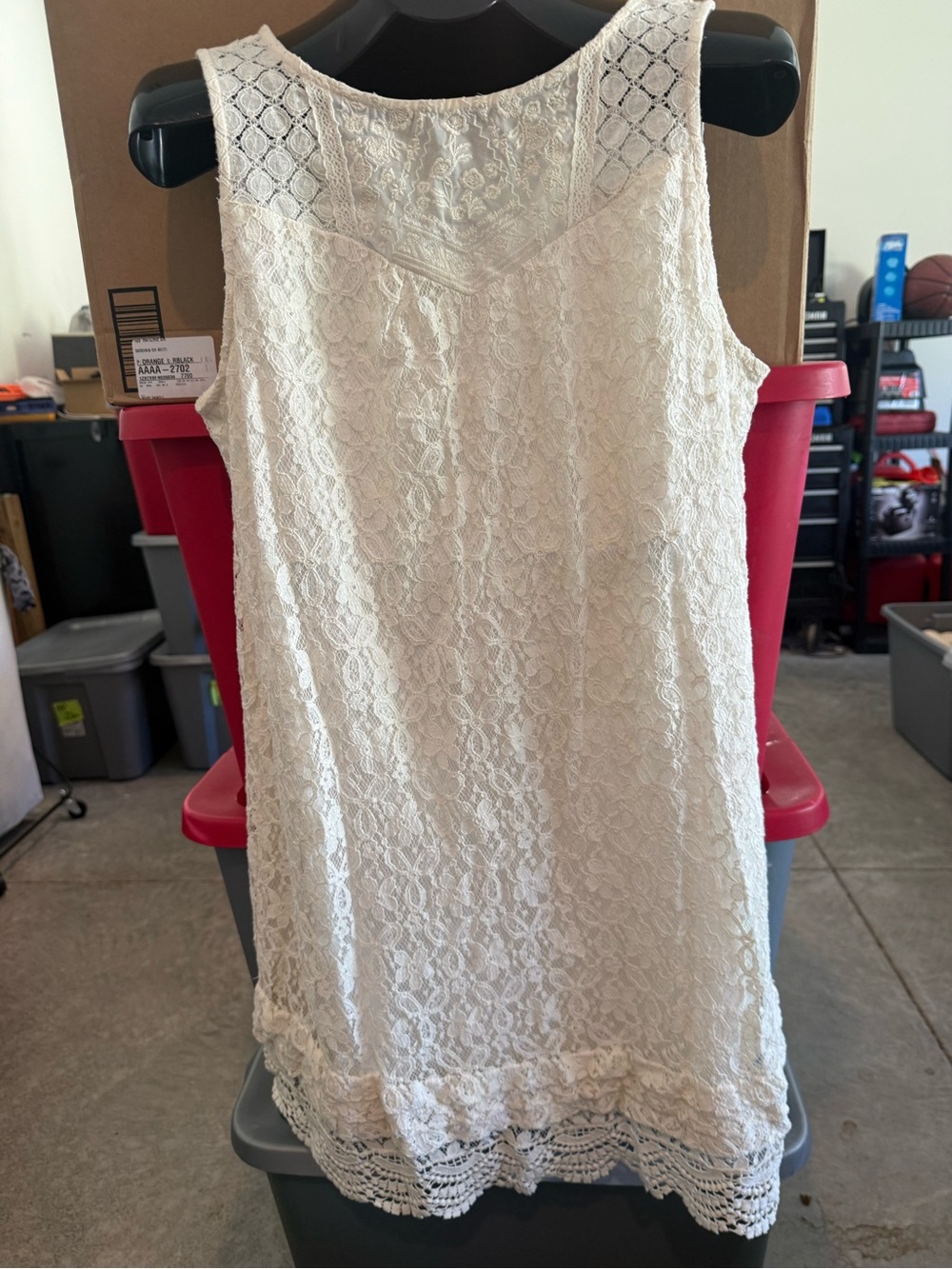 Women's Sleeveless Lace Shift Dress - Cream p52